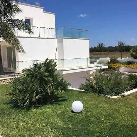 Blanc Villa