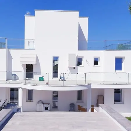 Blanc Villa *